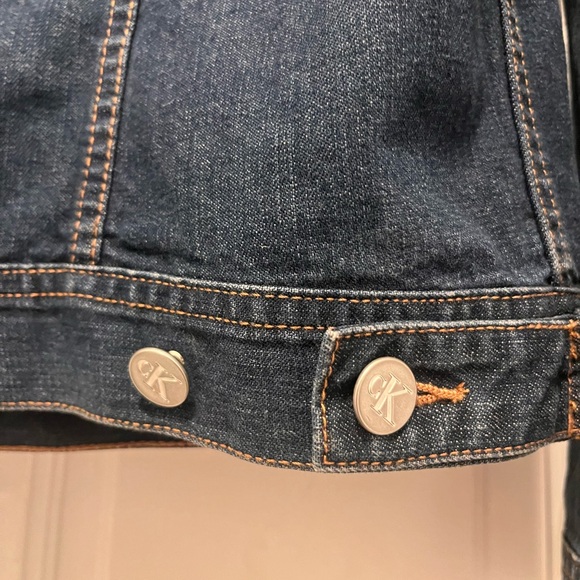 Gently Used Calvin Klein 90’ Trucker Denim Jacket Size XL - Picture 8 of 13